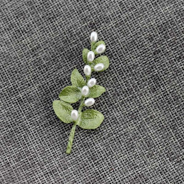 pins brooches creative designer works irish orn eucalyptus leaf pearl green paint brooch femalel230315, Gray
pins brooches creative designer works irish orn eucalyptus leaf pearl green paint brooch femalel230315, Gray