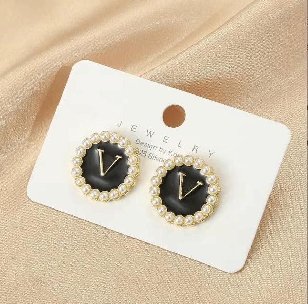 designer earring letter v retro earrings circle fashion luxury jewelry woman earring gift accessoriesy 20style, Golden;silver
designer earring letter v retro earrings circle fashion luxury jewelry woman earring gift accessoriesy 20style, Golden;silver
