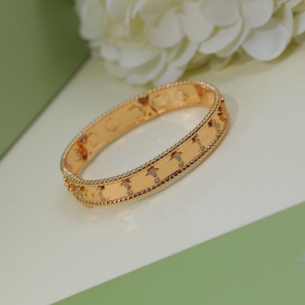 luxury woman bangle four leaf clover designer van fashion gold bracelet jewelry women banquet accessories charm bracelet 11, Black
luxury woman bangle four leaf clover designer van fashion gold bracelet jewelry women banquet accessories charm bracelet 11, Black