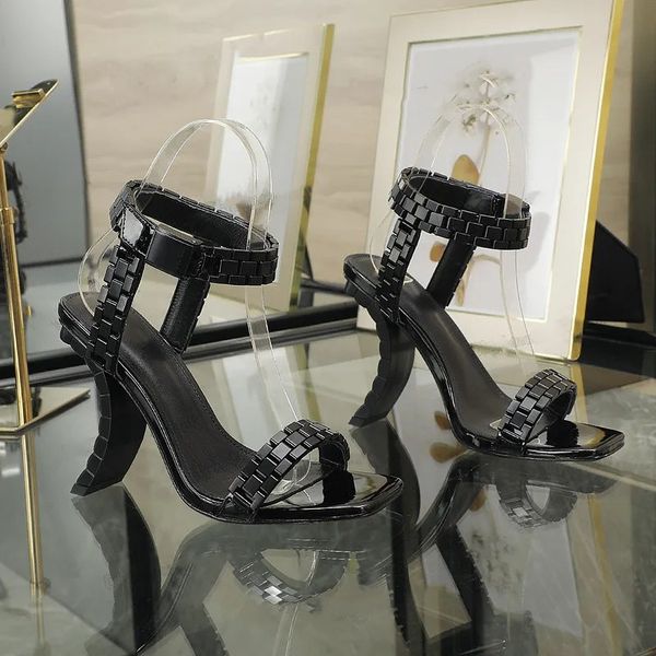 Ultima lambskin women sandals Heel 11cm Bright gold finish adjustable ankle buckle leather sole elastic elastic pinch toe lady sandal womens dress shoes size 35-41
Ultima lambskin women sandals Heel 11cm Bright gold finish adjustable ankle buckle leather sole elastic elastic pinch toe lady sandal womens dress shoes size 35-41