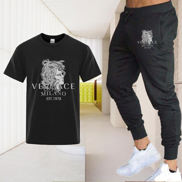 mens tracksuits luxury design short sleeve tshirt pants suit man pure cotton tees jogging sweatpants set male streetwear tracksuit 230512, Gray
mens tracksuits luxury design short sleeve tshirt pants suit man pure cotton tees jogging sweatpants set male streetwear tracksuit 230512, Gray