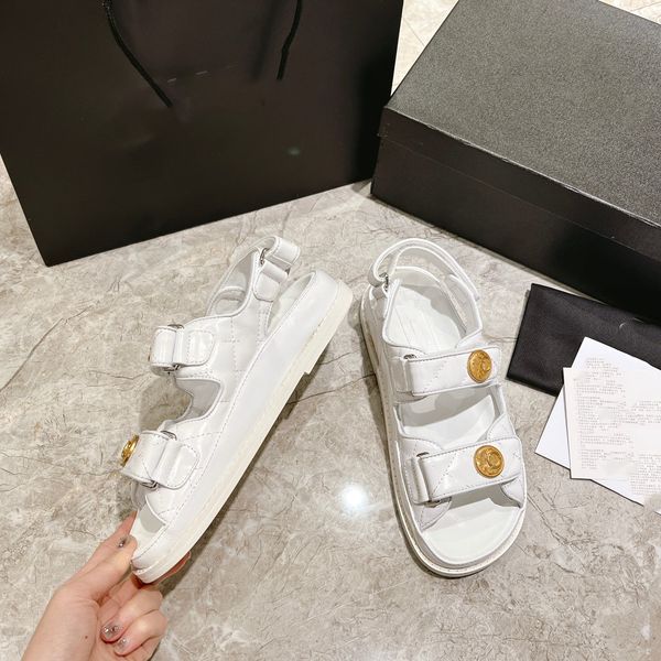 2023 new pattern cc luxury designer outdoor beach shoes flat classics slippers fashion women leather slides p leather high-quality casual sa
2023 new pattern cc luxury designer outdoor beach shoes flat classics slippers fashion women leather slides p leather high-quality casual sa