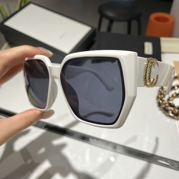 fashion classic design polarized luxury sunglasses for men women pilot sun glasses uv400 eyewear metal frame polaroid lens 1013 with box, White;black
fashion classic design polarized luxury sunglasses for men women pilot sun glasses uv400 eyewear metal frame polaroid lens 1013 with box, White;black