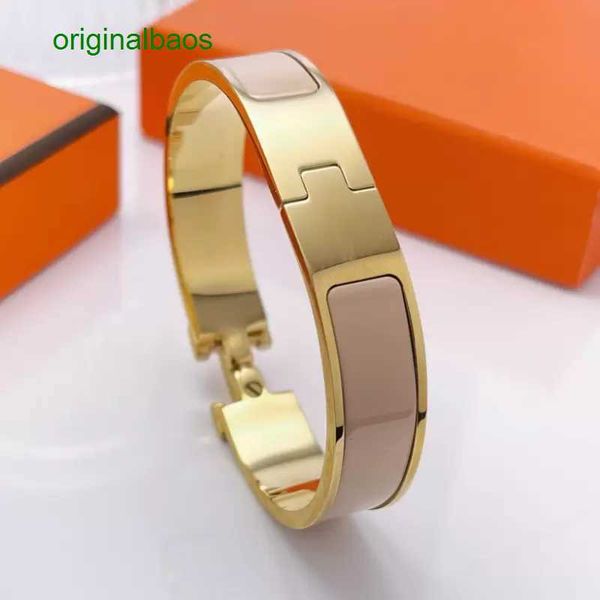 original hemrres designer bracelet designer hletter luxury brand enamel fashion bracelet for men and women daily accessories party wedding v, Black
original hemrres designer bracelet designer hletter luxury brand enamel fashion bracelet for men and women daily accessories party wedding v, Black