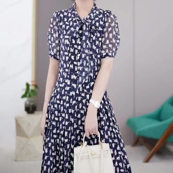 2023 new dress summer french vacation style v-neck colorful silk dress fashion waist wrap dress, Black;gray
2023 new dress summer french vacation style v-neck colorful silk dress fashion waist wrap dress, Black;gray