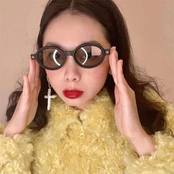 designer triangular signature cool sunglasses luxury super jing bairan star the same type of german street soval plate p6 personalized kubor, White;black
designer triangular signature cool sunglasses luxury super jing bairan star the same type of german street soval plate p6 personalized kubor, White;black