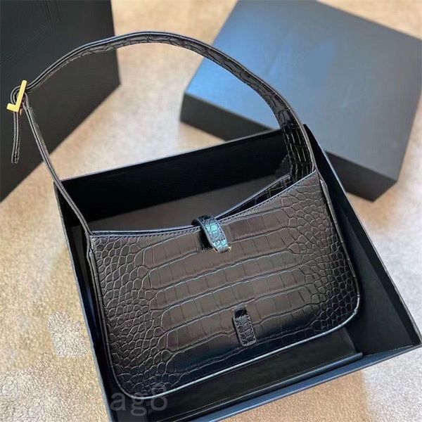 le5a7 small purse leather balck underarm lady bag embossing single strap metal letter buckle purse plated gold hardware designer hobo bag wo
le5a7 small purse leather balck underarm lady bag embossing single strap metal letter buckle purse plated gold hardware designer hobo bag wo