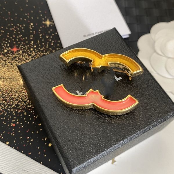 luxury fashion brooches designer for women and men european and american letter pinsletters gold 2 styles brooches anniversary wedding party, Gray
luxury fashion brooches designer for women and men european and american letter pinsletters gold 2 styles brooches anniversary wedding party, Gray