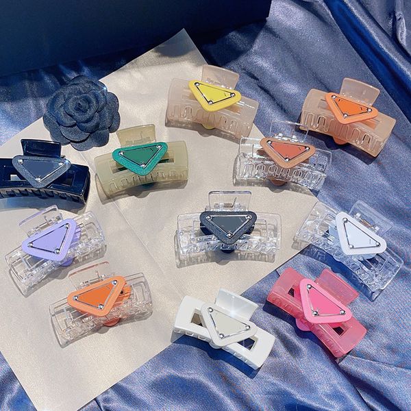 luxury designer simple style hair clips claws inverted triangle fashion barrettes brand c-letter plugs clip for women gift hairpins hair acc, Golden;silver
luxury designer simple style hair clips claws inverted triangle fashion barrettes brand c-letter plugs clip for women gift hairpins hair acc, Golden;silver