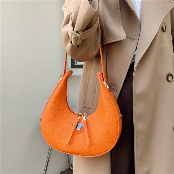 23% 2023 fashion autumn popular korean fashion hand with texture lychee pattern crescent simple underarm one shoulder women's bag
23% 2023 fashion autumn popular korean fashion hand with texture lychee pattern crescent simple underarm one shoulder women's bag