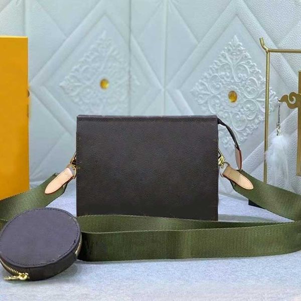 m47546 designer shoulder bag women casual toiletry bag with long shoulder strap cosmetic bags ladies travel wallet coin purse m47542
m47546 designer shoulder bag women casual toiletry bag with long shoulder strap cosmetic bags ladies travel wallet coin purse m47542