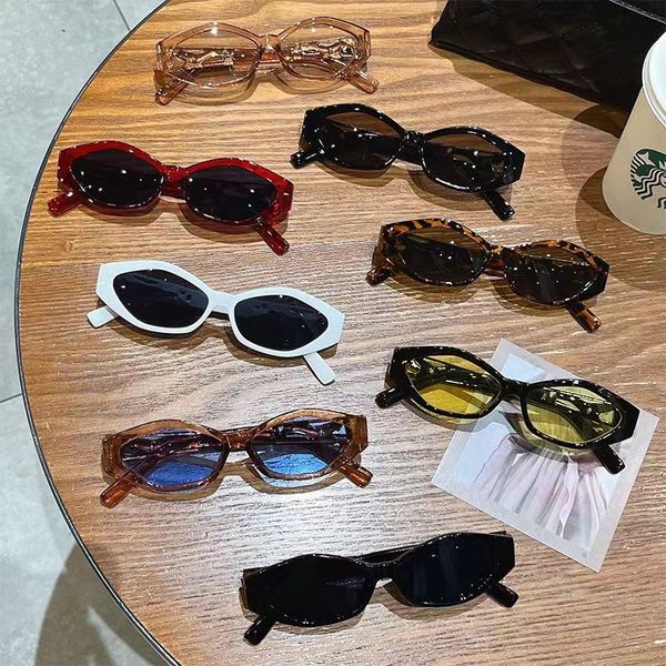 2023 new leopard print sunglasses op16 female personality retro p sunglasses ins uv protection face thin glasses, White;black
2023 new leopard print sunglasses op16 female personality retro p sunglasses ins uv protection face thin glasses, White;black