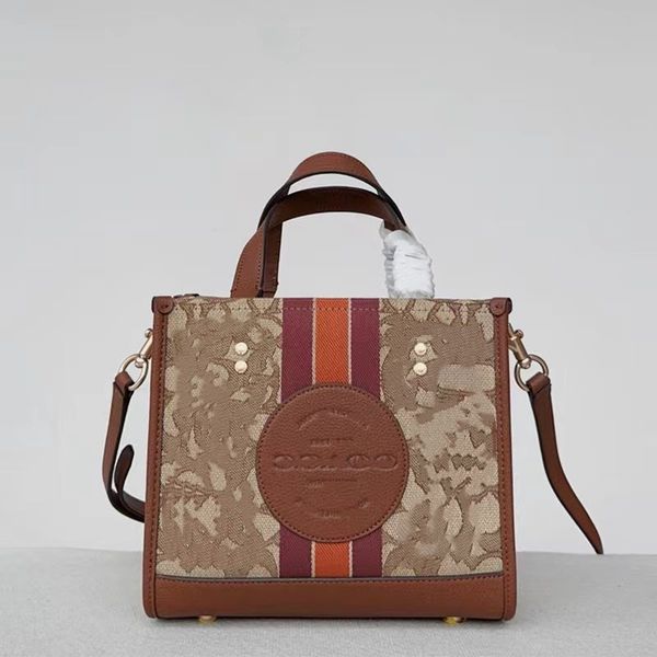 2023 new hand-tiled chambre splicing tote bag high texture handheld one shoulder crossbody bag factory direct sales
2023 new hand-tiled chambre splicing tote bag high texture handheld one shoulder crossbody bag factory direct sales