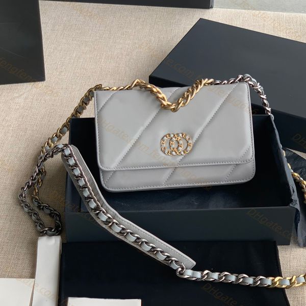 fashion luxury designer chain shoulder bags women evening bags rhombic lattice caviar leather cross body purses vintage genuine multi functi
fashion luxury designer chain shoulder bags women evening bags rhombic lattice caviar leather cross body purses vintage genuine multi functi