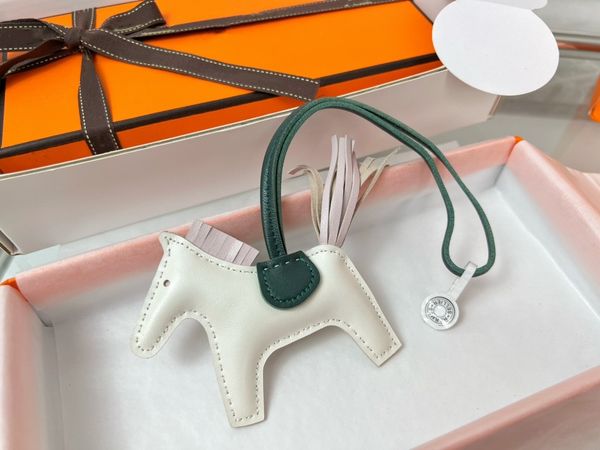 designer keychain pendant charm car keychain fashion keychain gxwjd, Silver