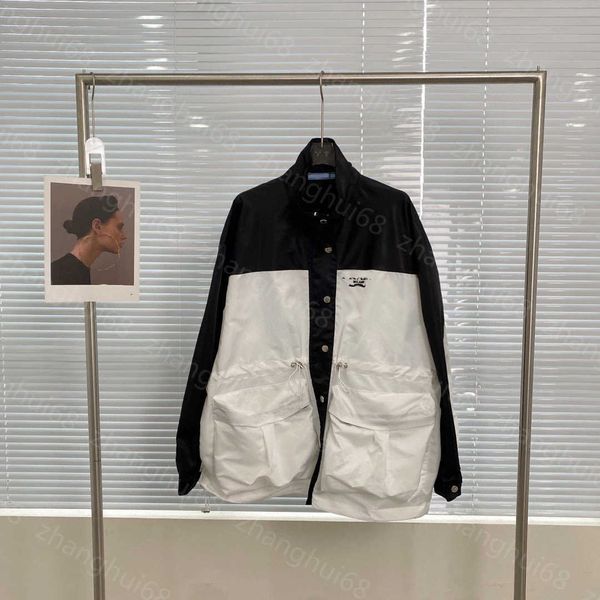 23ss womens jacket womens designer clothing stand collar large pocket black and white splicing drawstring nylon charge jacket coat women clo, Black;brown
23ss womens jacket womens designer clothing stand collar large pocket black and white splicing drawstring nylon charge jacket coat women clo, Black;brown