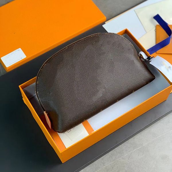 makeup bag cosmetic bag genuine leather print letter organizer and toiletry designer luxury clutch pouch coin purse women washing 47515# 17x
makeup bag cosmetic bag genuine leather print letter organizer and toiletry designer luxury clutch pouch coin purse women washing 47515# 17x