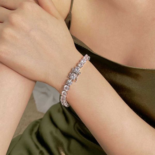 custom mujeres pulseras diamond charm bracelet bangles cubic zircon cuban link 925 silver tennis bracelets
custom mujeres pulseras diamond charm bracelet bangles cubic zircon cuban link 925 silver tennis bracelets