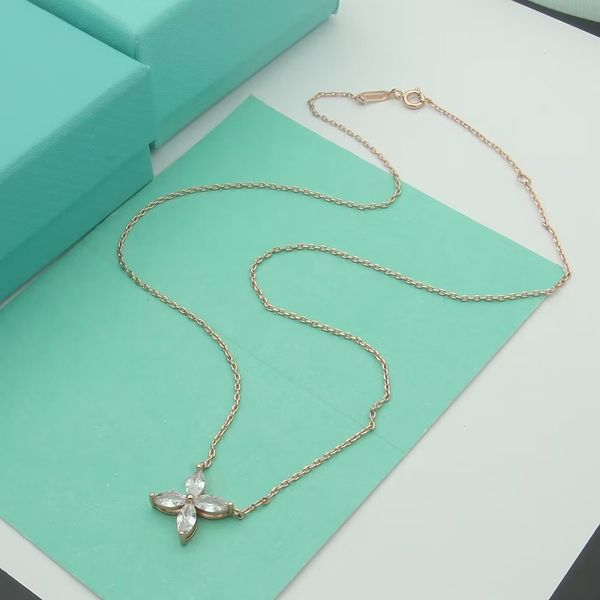 amond four-leaf clover pendant necklace 18k rose gold cross petal necklace collarbone chain pendant gift for girlfriends, Silver
amond four-leaf clover pendant necklace 18k rose gold cross petal necklace collarbone chain pendant gift for girlfriends, Silver