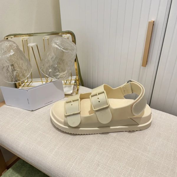 2022 designer women sandals large sandal size 35-42 slides pvc material casual shoes summer beach slipper with box, Black
2022 designer women sandals large sandal size 35-42 slides pvc material casual shoes summer beach slipper with box, Black