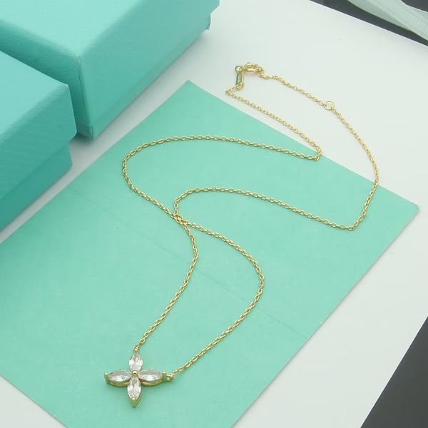 simple diamond four-leaf clover pendant necklace 18k rose gold cross petal necklace collarbone chain pendant gift for girlfriends, Silver
simple diamond four-leaf clover pendant necklace 18k rose gold cross petal necklace collarbone chain pendant gift for girlfriends, Silver