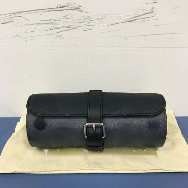 2023 new luxury designer watch case designer clutch for men 3 pcs watch protection case women clutch canvas leather waterproof men h47530, Red;black
2023 new luxury designer watch case designer clutch for men 3 pcs watch protection case women clutch canvas leather waterproof men h47530, Red;black