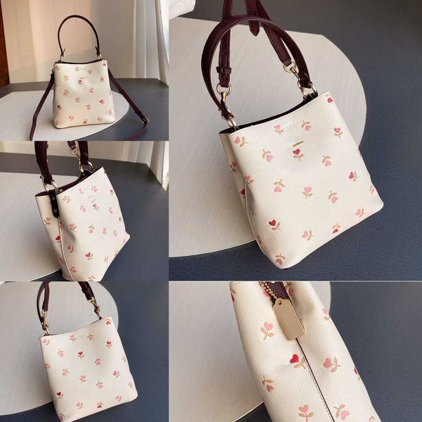 new evening bags luxury totes designer womens handbags tote ladies casual leather purse shoulder female large handbag flowers with love 2302
new evening bags luxury totes designer womens handbags tote ladies casual leather purse shoulder female large handbag flowers with love 2302