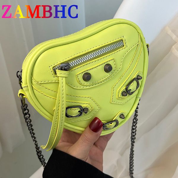evening bags tas bahu kulit pu kecil bentuk hati mode untuk wanita dompet dan tangan desain rantai paku keling 2023 tote lipstik trendi baru
evening bags tas bahu kulit pu kecil bentuk hati mode untuk wanita dompet dan tangan desain rantai paku keling 2023 tote lipstik trendi baru