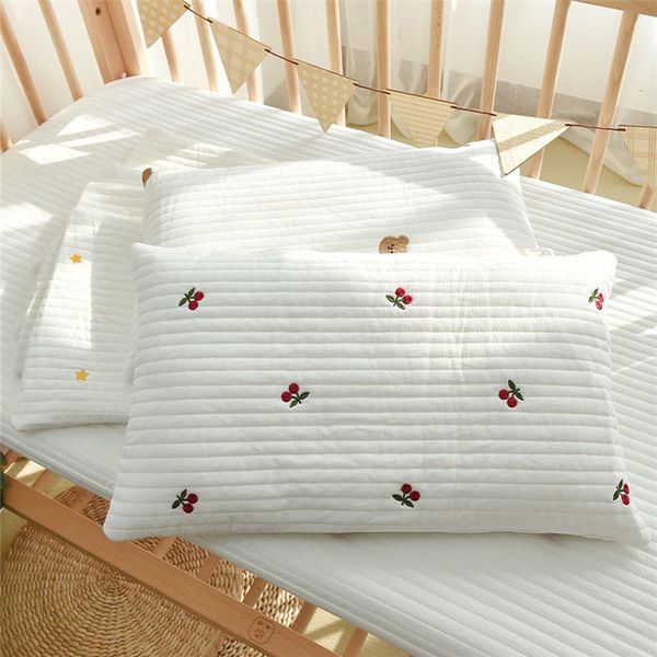 pillows baby cotton quilted pillow bear star moon embroidery born pillow with filler 30x50cm 230516
pillows baby cotton quilted pillow bear star moon embroidery born pillow with filler 30x50cm 230516