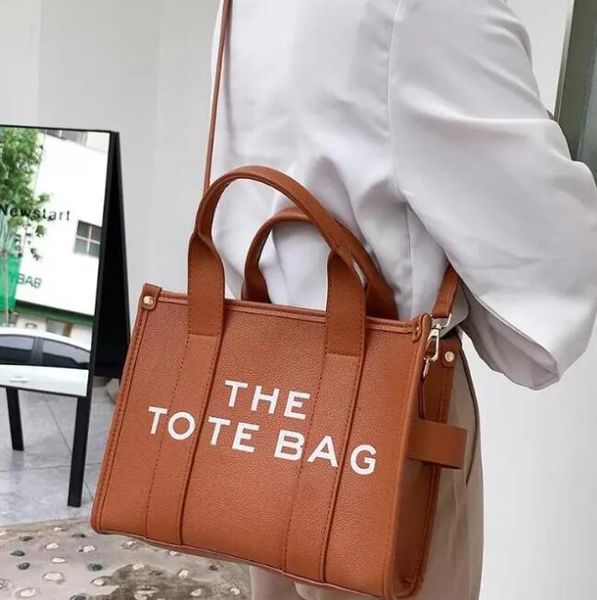 the tote bag for woman designer black wallets practical large classic capacity coin purse totes bages crossbody bags casual square backpack
the tote bag for woman designer black wallets practical large classic capacity coin purse totes bages crossbody bags casual square backpack