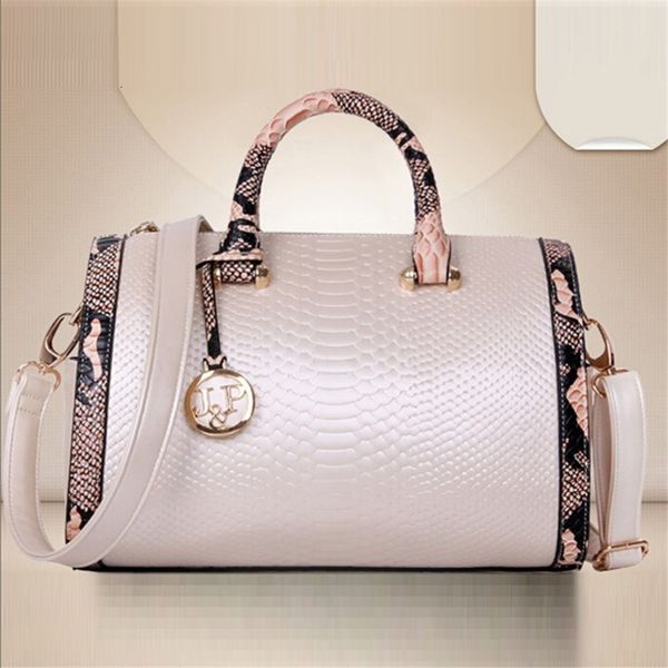 evening bags tas tangan mewah desainer untuk wanita 2023 kulit penutup clutch dompet rantai e bahu kurir bantal 230516
evening bags tas tangan mewah desainer untuk wanita 2023 kulit penutup clutch dompet rantai e bahu kurir bantal 230516