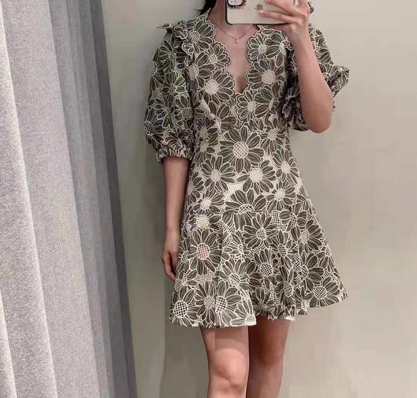 casual dresses auth s-andro short dress in embroidered fabric olive green | size s new, Black;gray
casual dresses auth s-andro short dress in embroidered fabric olive green | size s new, Black;gray
