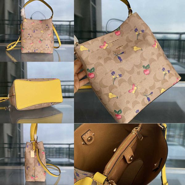 new evening bags totes designer womens handbags tote brown ladies casual leather purse shoulder female large handbag pink butterfly 230207
new evening bags totes designer womens handbags tote brown ladies casual leather purse shoulder female large handbag pink butterfly 230207