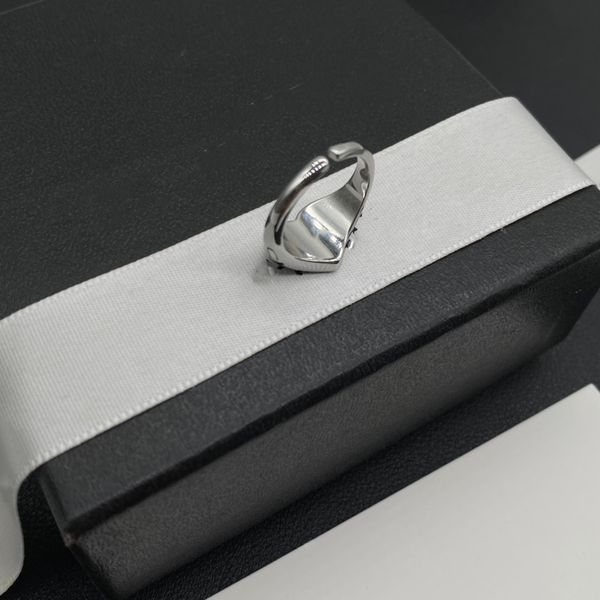 the ring designed by the designer is elegant and stylish, suitable for grand and fashionable party gifts and women's wedding gifts, Silver
the ring designed by the designer is elegant and stylish, suitable for grand and fashionable party gifts and women's wedding gifts, Silver