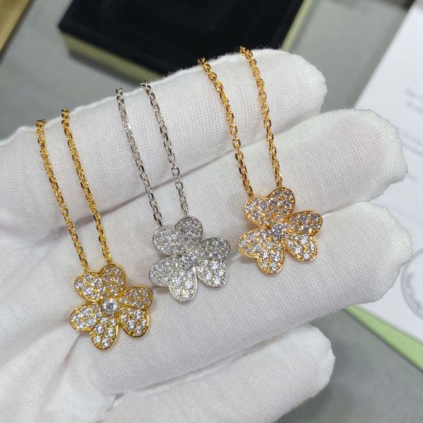 classic 925 sterling silver full diamond clover pendant women necklace fashion brand luxury high class banquet jewelry
classic 925 sterling silver full diamond clover pendant women necklace fashion brand luxury high class banquet jewelry