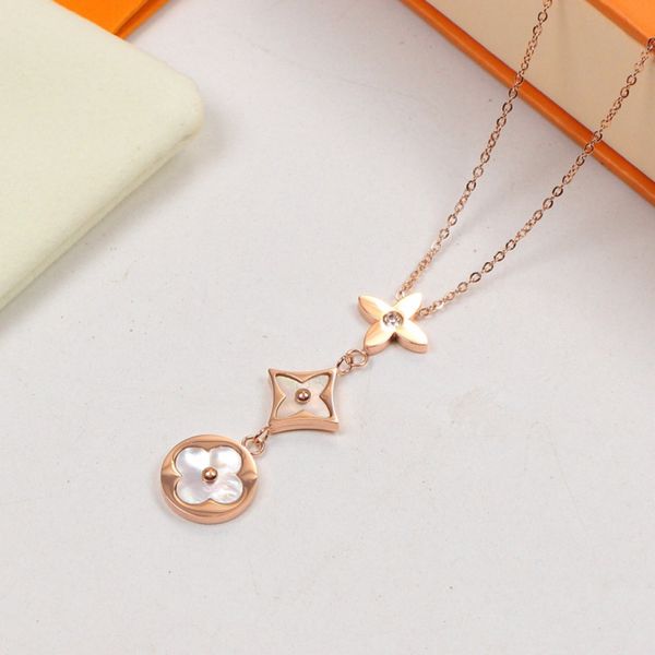 letter flowers pendant chain necklace brand designer classic gold silver plated titanium steel wedding party gift with box
letter flowers pendant chain necklace brand designer classic gold silver plated titanium steel wedding party gift with box