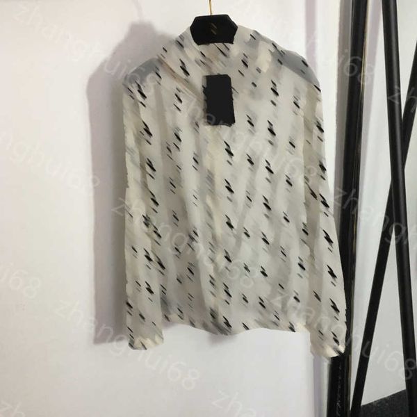 23ss womens jacket womens designer clothing flocked logo letter perspective long-sleeved hooded sunscreen zipper coat women clothes a1, Black;brown
23ss womens jacket womens designer clothing flocked logo letter perspective long-sleeved hooded sunscreen zipper coat women clothes a1, Black;brown
