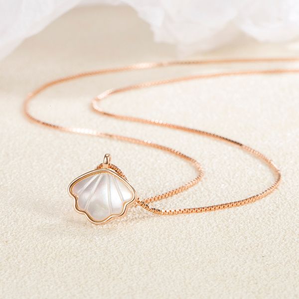 designer jewelry necklace sterling silver s925 white shell fan pendant upscale accessories holiday gifts
designer jewelry necklace sterling silver s925 white shell fan pendant upscale accessories holiday gifts