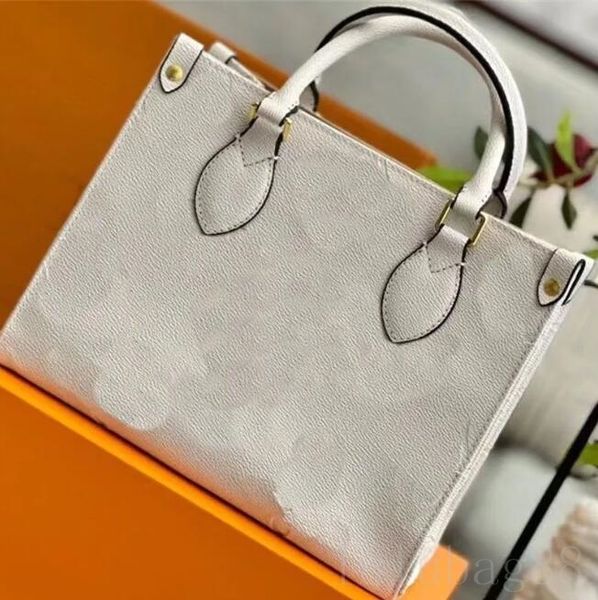 soft handbag leather street designer bag on the go gm square lady handle business square classic aesthetic elegant outside tote bag simplici
soft handbag leather street designer bag on the go gm square lady handle business square classic aesthetic elegant outside tote bag simplici