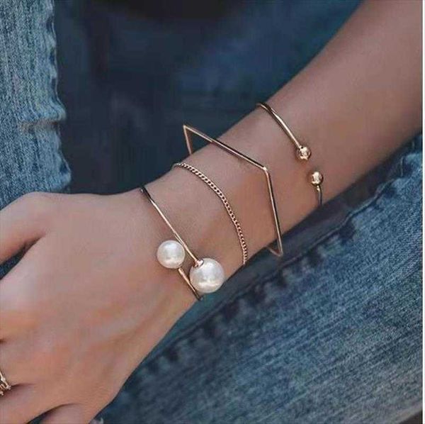 trendy unique metal alloy bracelet pearl square geometric non mainstream exaggerated ladies, Golden;silver
trendy unique metal alloy bracelet pearl square geometric non mainstream exaggerated ladies, Golden;silver