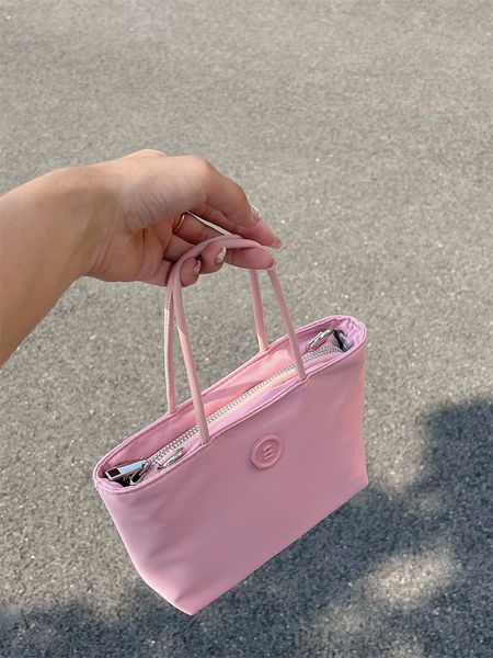evening bags tas keranjang portabel tahan air nilon tekstur premium mini selempang bahu 230516
evening bags tas keranjang portabel tahan air nilon tekstur premium mini selempang bahu 230516