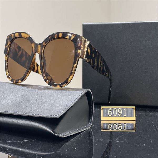 designer sunglasses for women men cat eye eyewear special uv 400 protection letters big leg double beam frame outdoor design high alloy wome, White;black
designer sunglasses for women men cat eye eyewear special uv 400 protection letters big leg double beam frame outdoor design high alloy wome, White;black