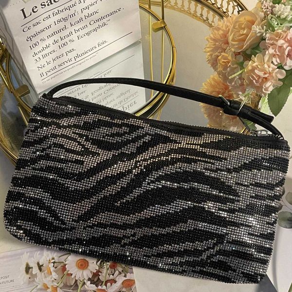 2023 new bag women's dinner bag diamond texture niche design single shoulder bag network red women's handheld small bag 230516
2023 new bag women's dinner bag diamond texture niche design single shoulder bag network red women's handheld small bag 230516