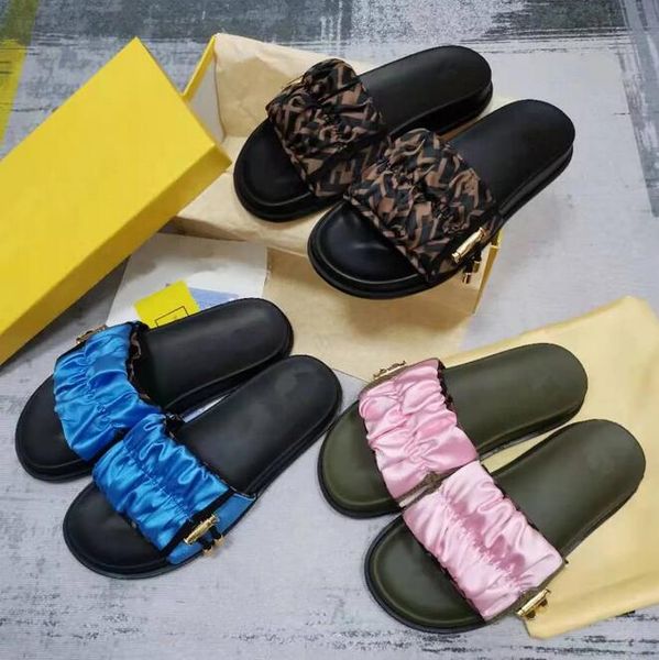 signature banded sandals designer slippers women slides beach baguette summer fashion classic flower flat sole slide quality size 35-42, Black
signature banded sandals designer slippers women slides beach baguette summer fashion classic flower flat sole slide quality size 35-42, Black