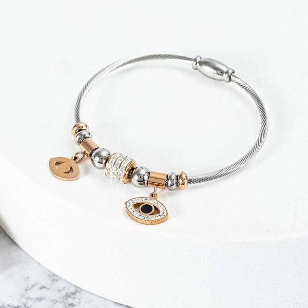 turkish evil eye color matching stainless steel bracelet female panjia, Golden;silver
turkish evil eye color matching stainless steel bracelet female panjia, Golden;silver