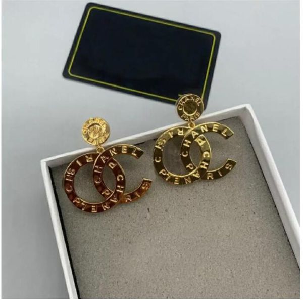 18k gold-plated luxury brand designer earrings with circular geometry, famous women's crystal rhinestones, metal earrings, wedding part, Silver
18k gold-plated luxury brand designer earrings with circular geometry, famous women's crystal rhinestones, metal earrings, wedding part, Silver