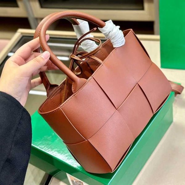 b designer bags for ladies women's crossbody high bags totes single girl bag woven bot tote 2023 shoulder vent handheld arco cassettes
b designer bags for ladies women's crossbody high bags totes single girl bag woven bot tote 2023 shoulder vent handheld arco cassettes