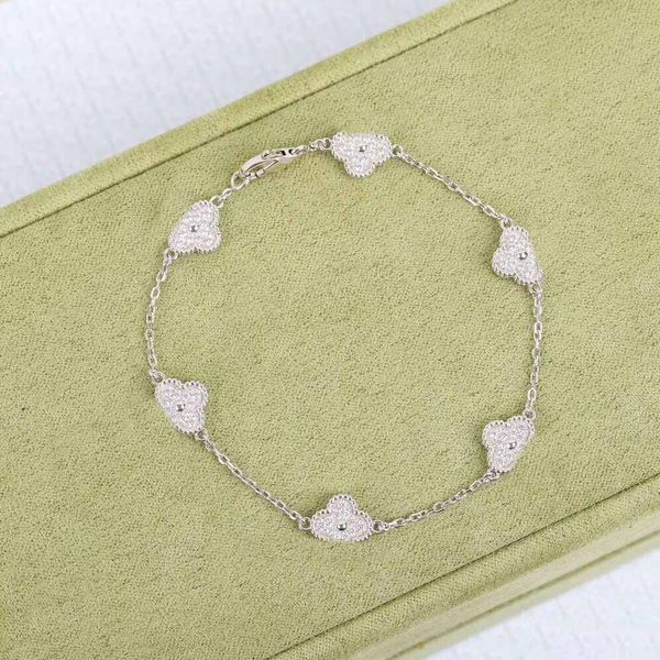 2023 luxury quality s925 silver charm bracelet with six pcs flower and sparkly diamond in two colors plated have box stamp ps5049, Golden;silver
2023 luxury quality s925 silver charm bracelet with six pcs flower and sparkly diamond in two colors plated have box stamp ps5049, Golden;silver