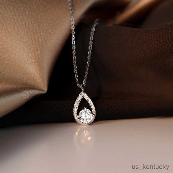 pendant necklaces classic s925 sterling silver water drop zircon nelaces for women retro exquisite chain light luxury french jewelry
pendant necklaces classic s925 sterling silver water drop zircon nelaces for women retro exquisite chain light luxury french jewelry
