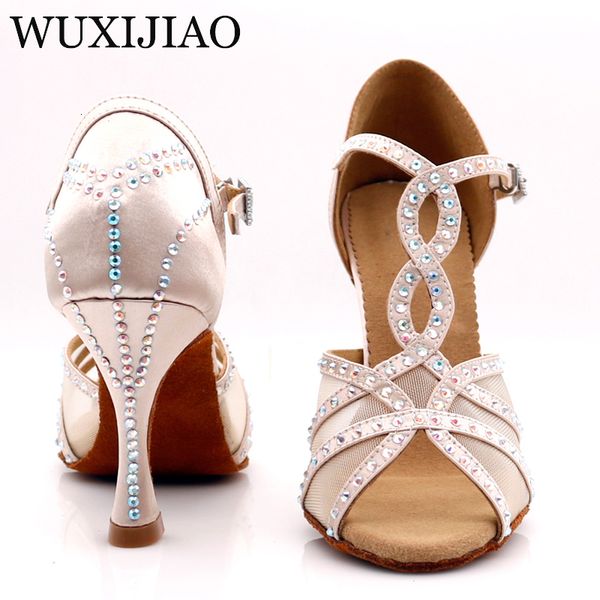 dance shoes wuxijiaolatin dance shoes women's dinner dance shoes bronze skin black satin mesh shiny rhinestones salsa shoes high heels
dance shoes wuxijiaolatin dance shoes women's dinner dance shoes bronze skin black satin mesh shiny rhinestones salsa shoes high heels